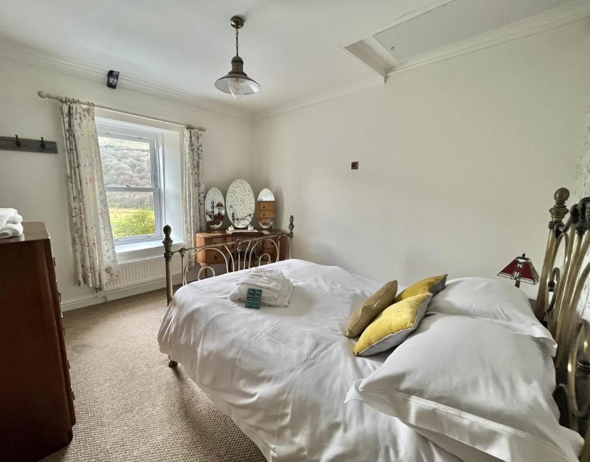 Attenborough Cottage - 2 Bedroom Cottage Tredegar Exterior foto